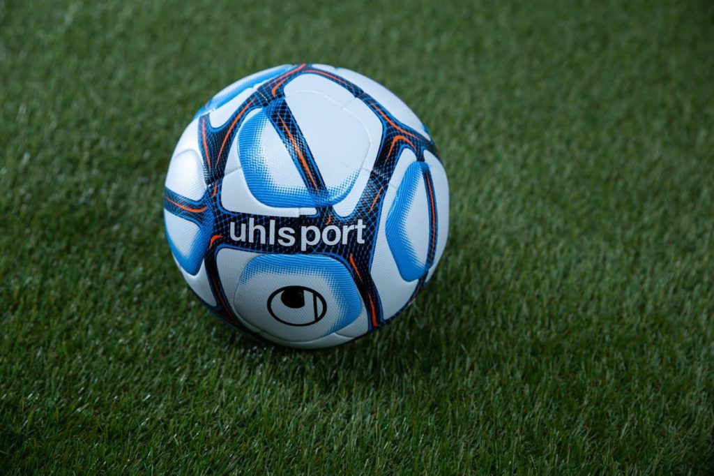 Uhlsport 2020/21 : les nouveaux ballons officiels de la ...